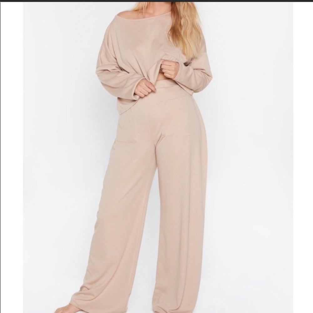 Nasty Gal Crop Top/Wide Leg Pants Set, Size 20